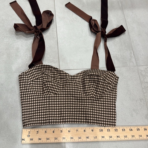 Reformation Magnolia Two Piece
Reformation x Kacey Musgraves - Picture 11 of 12